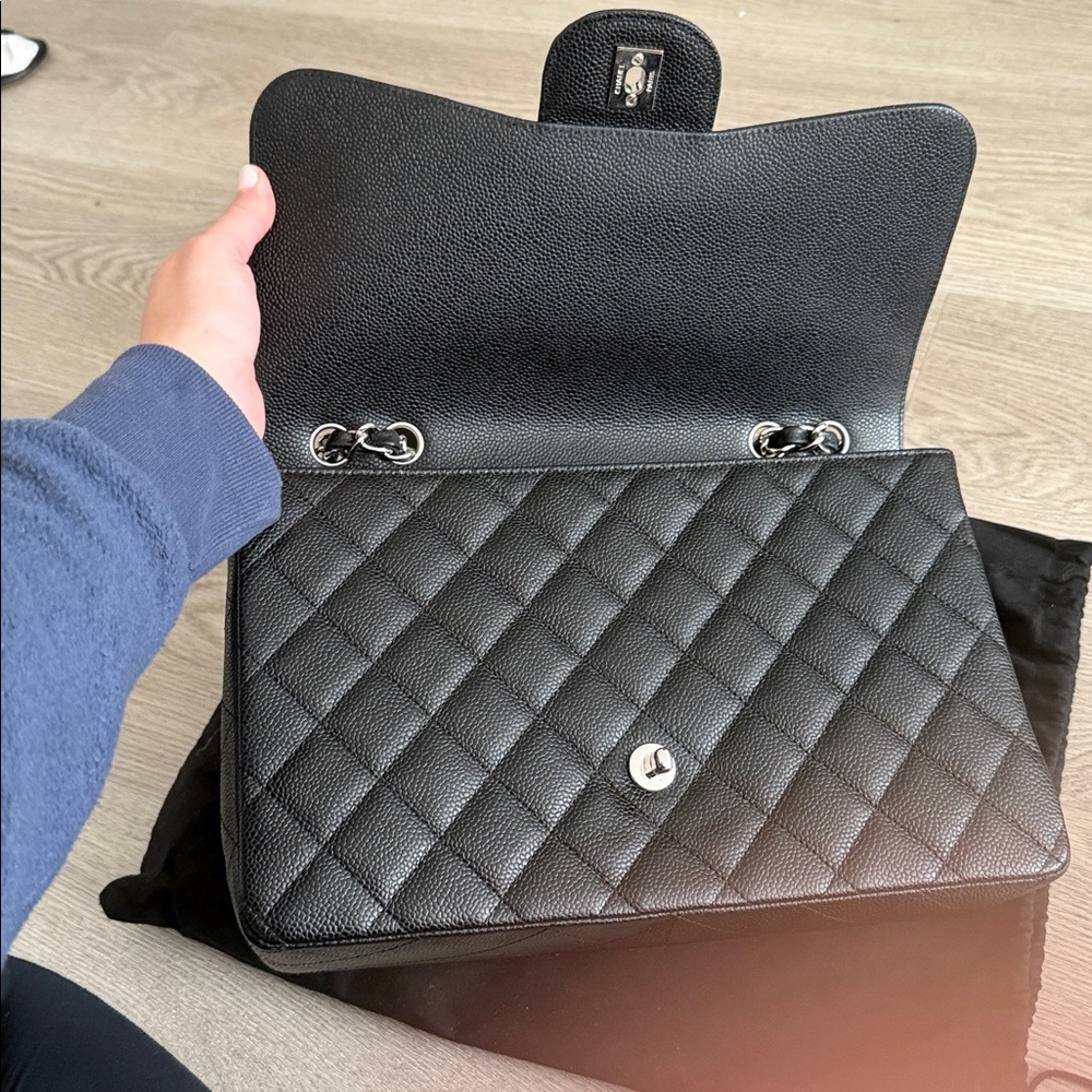 Chanel Pebbled Leather Jumbo Classic Bag - Picture 6 of 12
